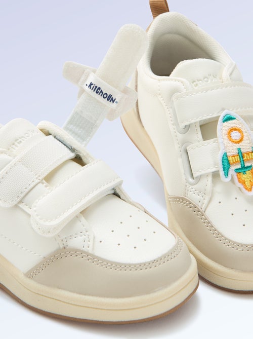 2er-Set Aufsteck-Patches zum Personalisieren deiner 'Kitchoun'-Sneakers - Kiabi 2er-Set Aufsteck-Patches zum Personalisieren deiner 'Kitchoun'-Sneakers - Kiabi