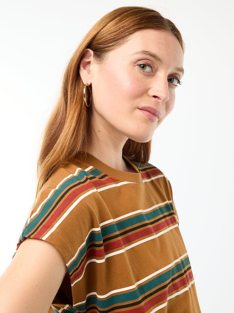 Abito T-shirt corto a maniche corte Marrone - Kiabi