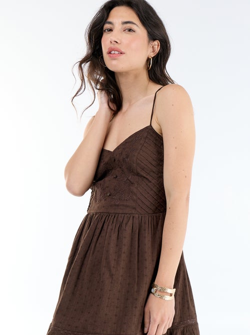 Ausgestelltes Kleid mit Spaghettiträgern - Kiabi Ausgestelltes Kleid mit Spaghettiträgern - Kiabi