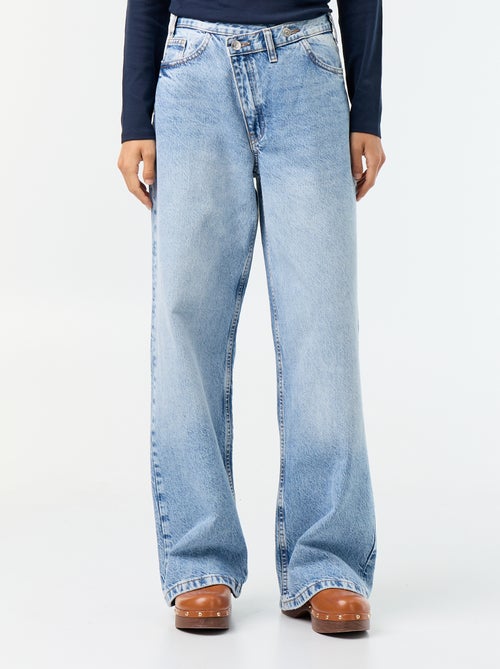 Barrel-Jeans mit versetzter Knopfleiste - Kiabi
