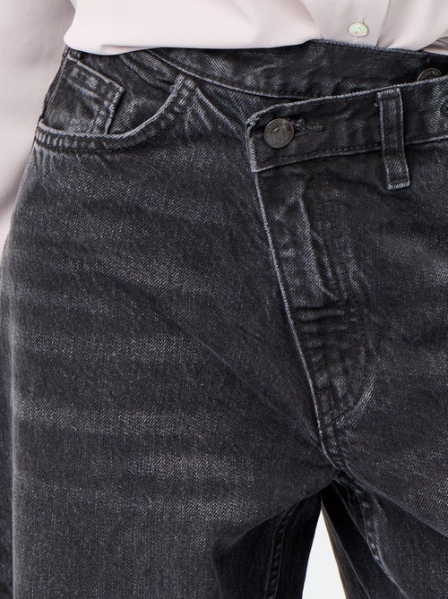 Barrel-Jeans mit versetzter Knopfleiste - Kiabi