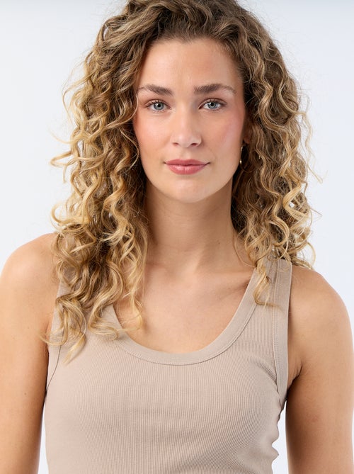 Basic Ribbed Tank Top - Kiabi Basic Ribbed Tank Top - Kiabi