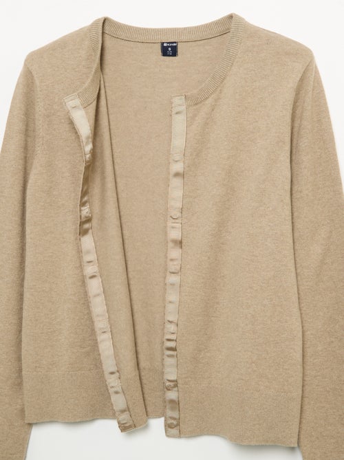 Basic Strickjacke - Leicht anzuziehen - Kiabi Basic Strickjacke - Leicht anzuziehen - Kiabi