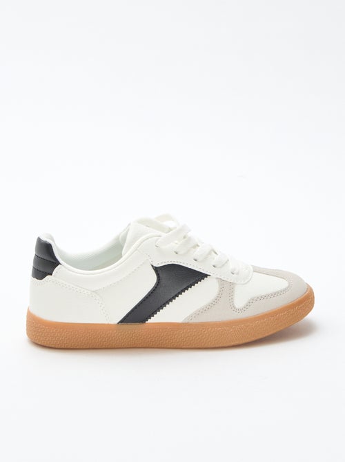 Basket basse suède avec empiècement contrasté - Kiabi