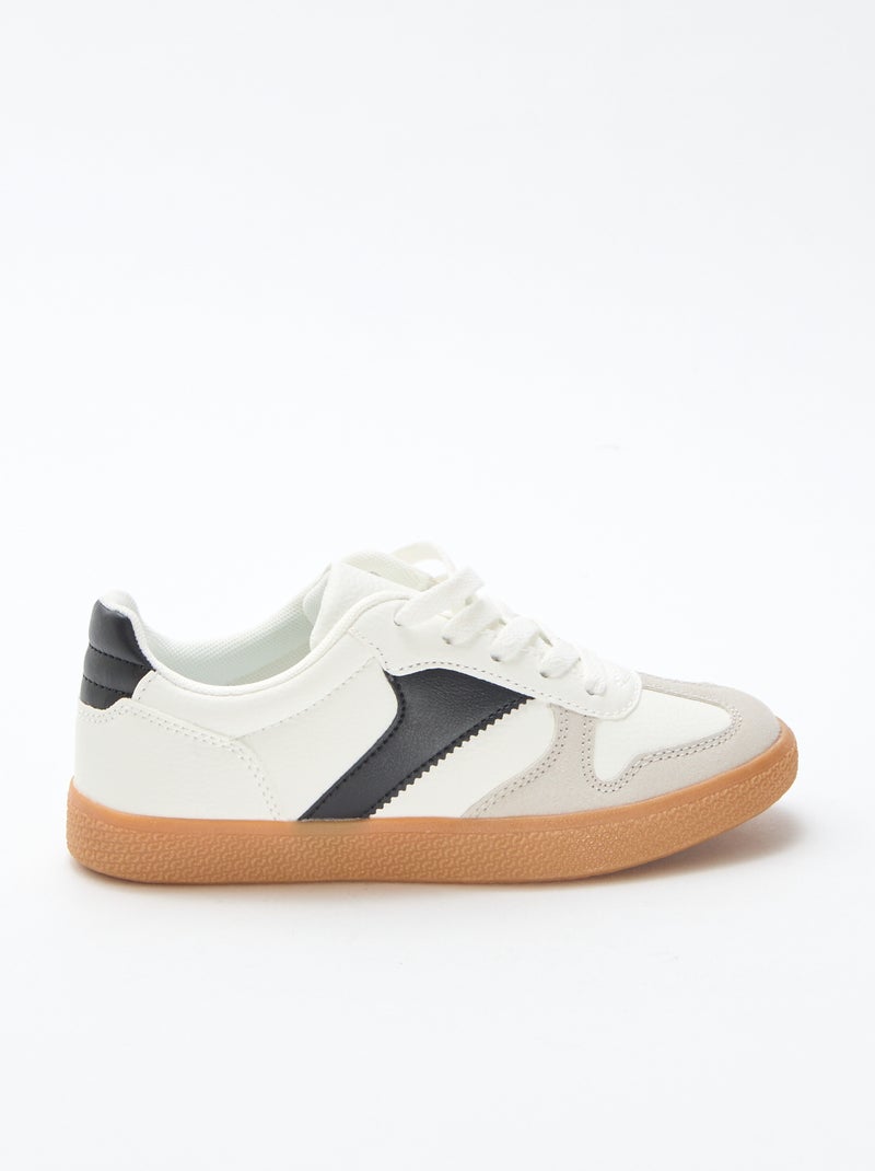 Basket basse suède avec empiècement contrasté Blanc - Kiabi