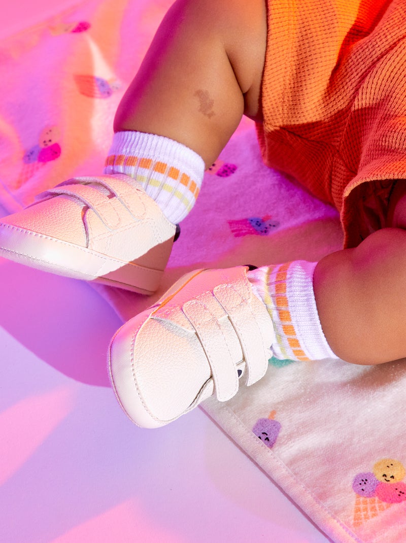 Baskets bicolores à scratchs Blanc - Kiabi