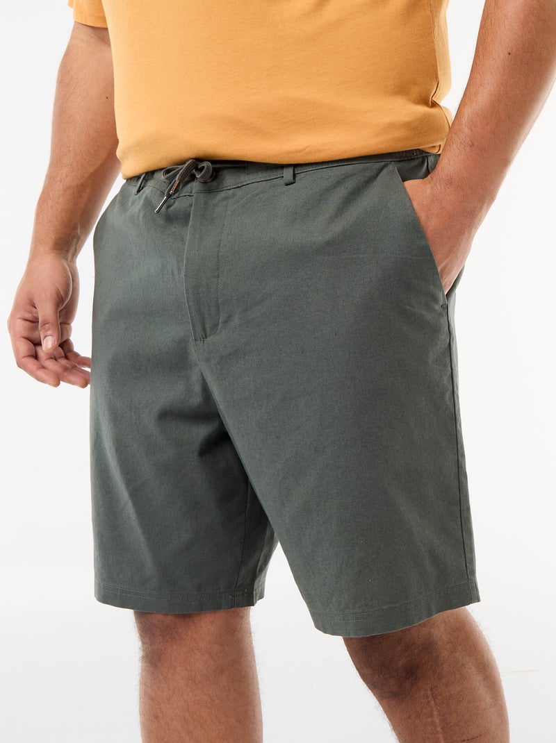Bermuda chino avec ouverture boutonnée + zippée + liens de serrage Vert - Kiabi