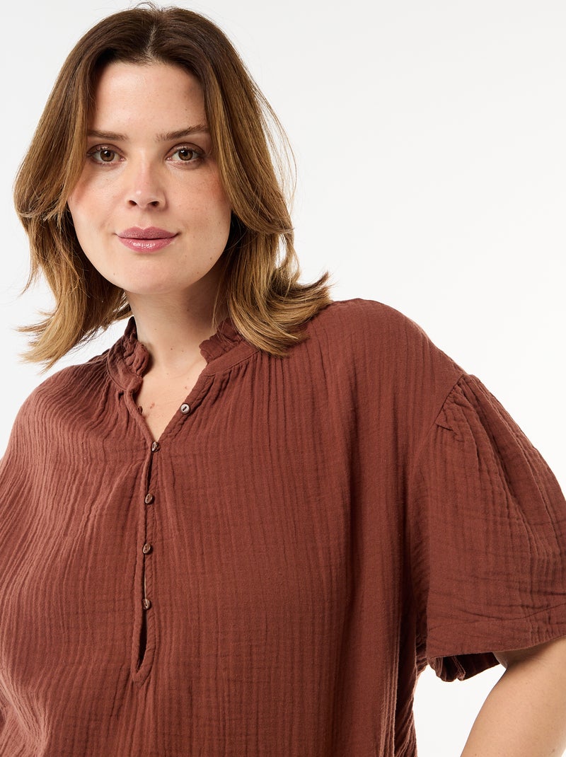 Blouse en gaze de coton avec col froncé Marron - Kiabi