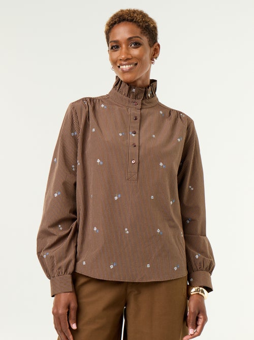 Blouse with decorative collar and all-over embroidery - Kiabi Blouse with decorative collar and all-over embroidery - Kiabi
