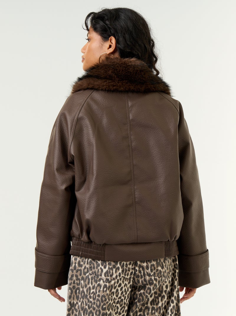 Blouson court en faux cuir avec col en fausse fourrure amovible Marron - Kiabi