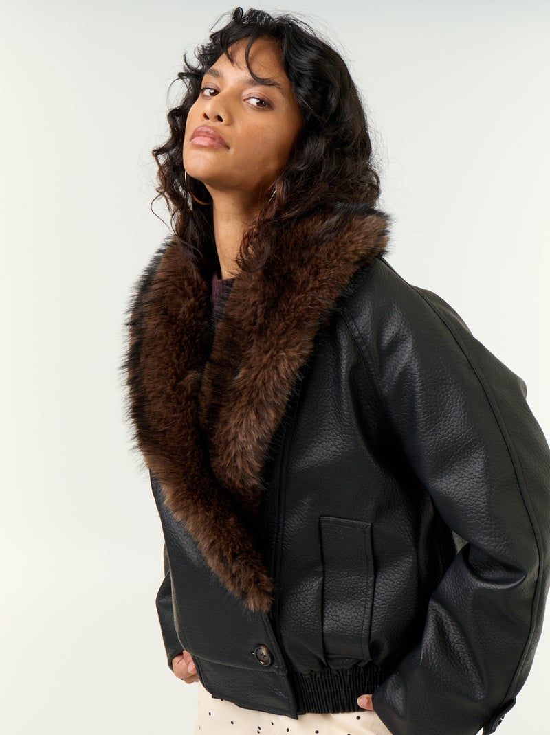 Blouson court en faux cuir avec col en fausse fourrure amovible Noir - Kiabi