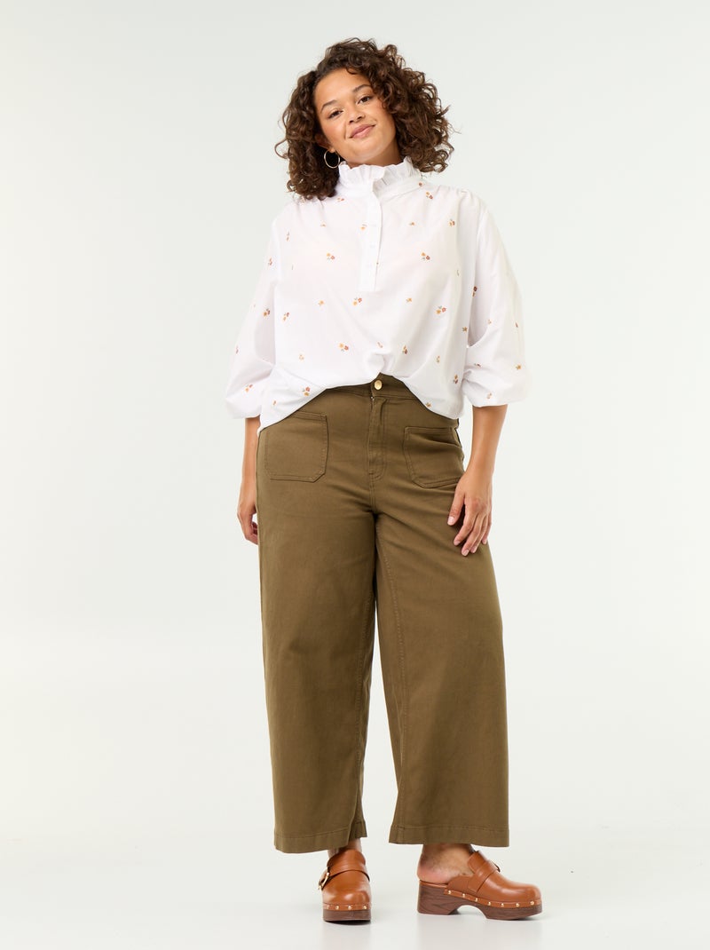 Bluse mit Blumenstickereien und Stehkragen Weiß - Kiabi