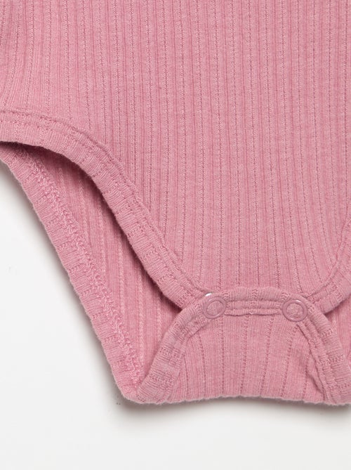 Body aus Rippstrick mit Lochstickerei - Kiabi