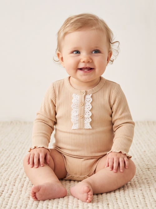Body en maille côtelée avec broderie anglaise - Kiabi