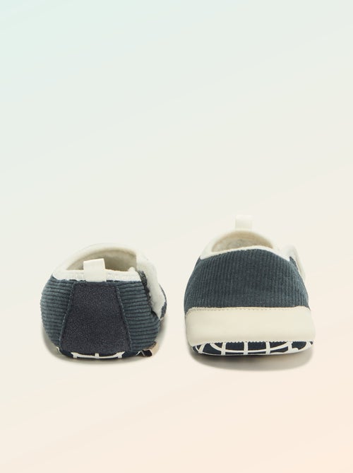 Chaussons côtelés à scratchs - Motricité 2 '4 pattes' - 'Kitchoun' - Kiabi Chaussons côtelés à scratchs - Motricité 2 '4 pattes' - 'Kitchoun' - Kiabi