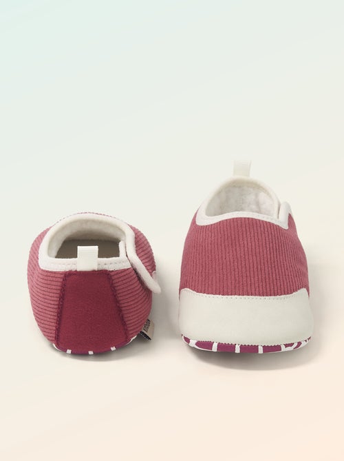 Chaussons côtelés à scratchs - Motricité 2 '4 pattes' - 'Kitchoun' - Kiabi Chaussons côtelés à scratchs - Motricité 2 '4 pattes' - 'Kitchoun' - Kiabi
