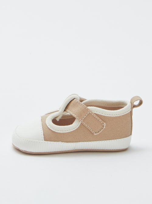 Chaussons esprit baskets en toile - Kiabi