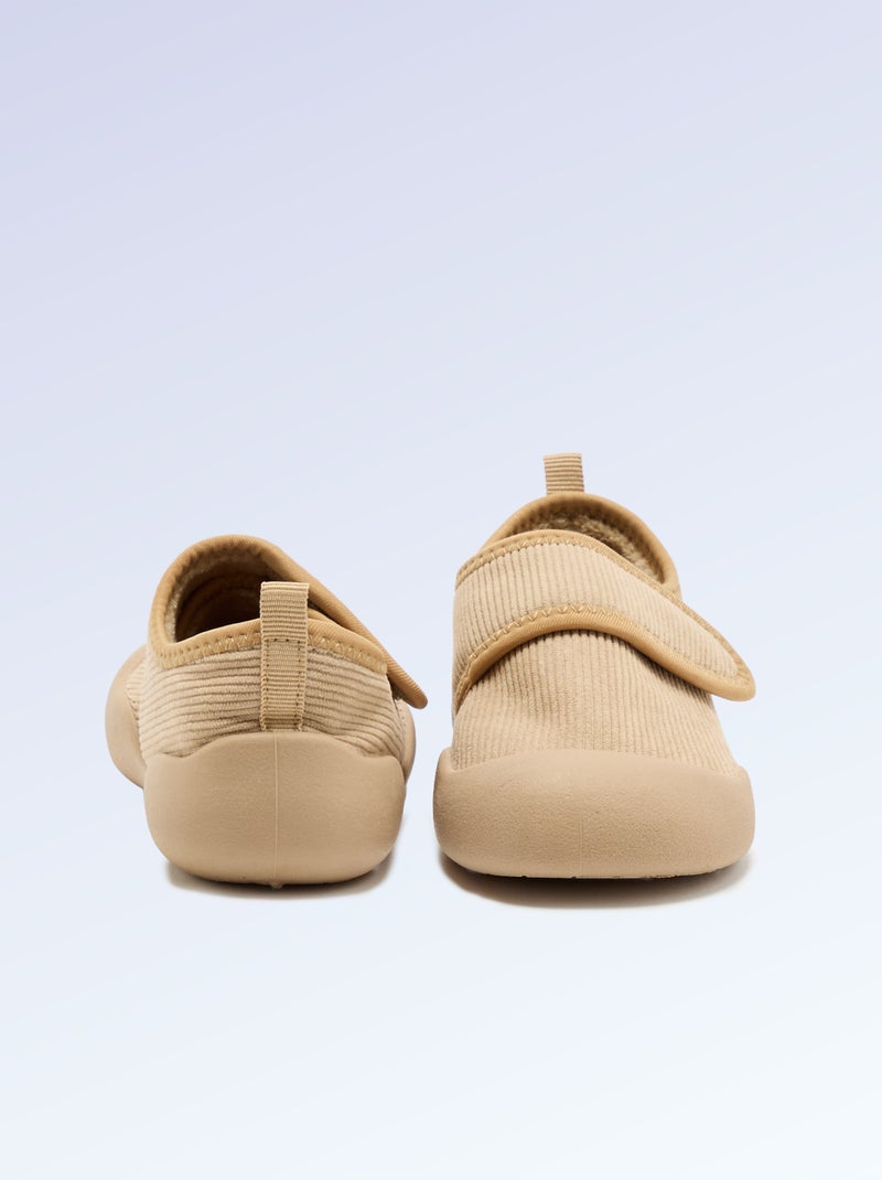 Chaussons 'Kitchoun' souples fourrés barefoot Beige - Kiabi