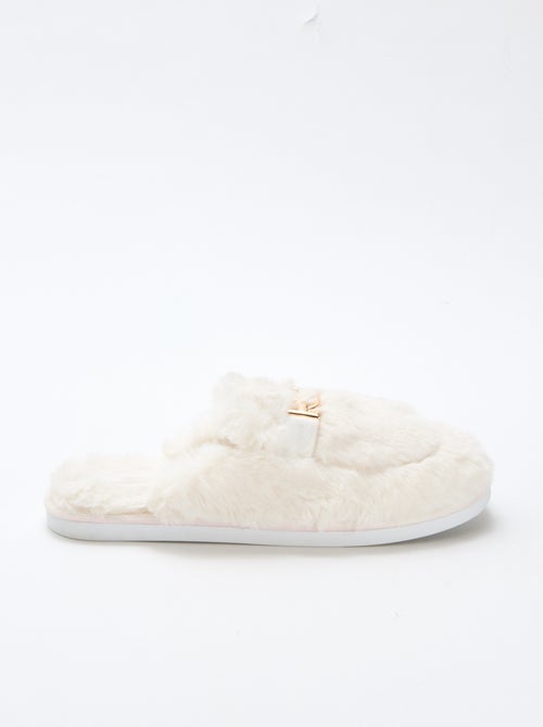 Chaussons mule en fausse fourrure - Kiabi