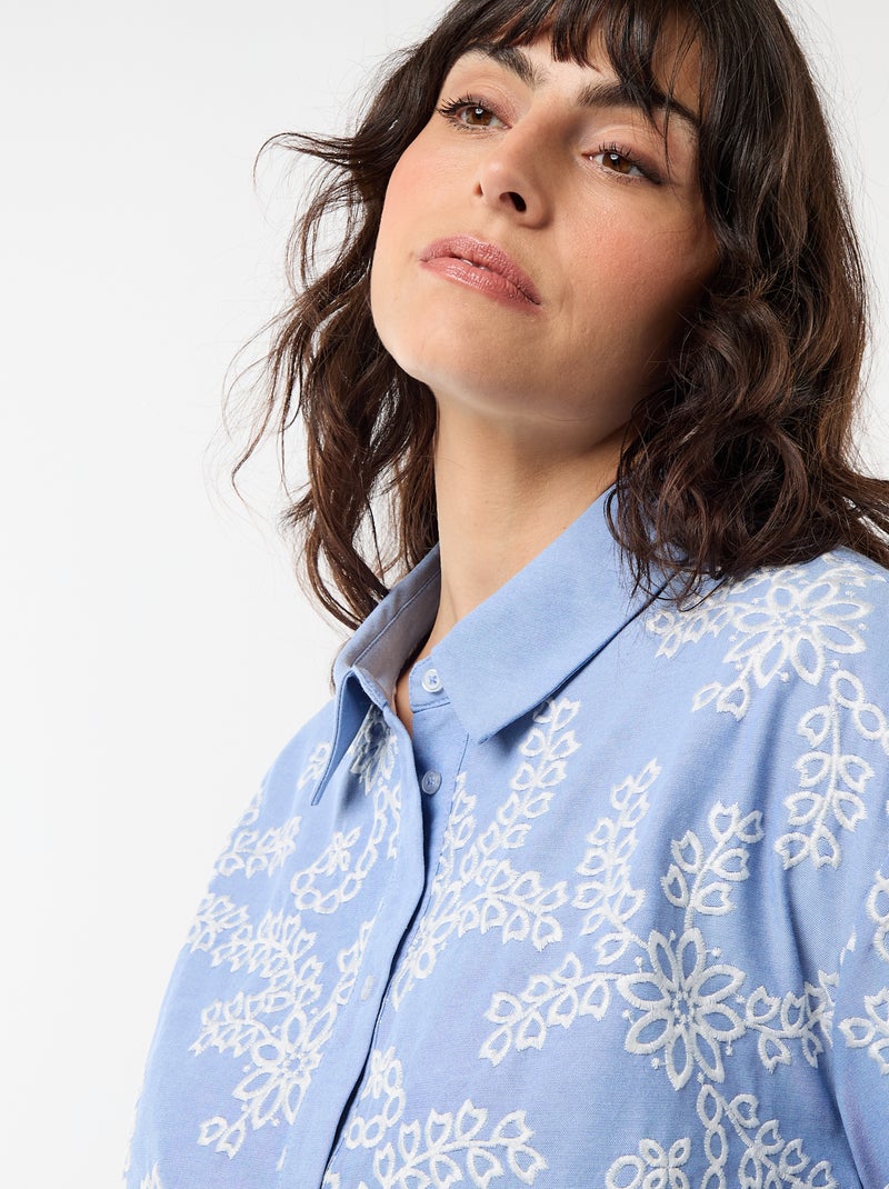 Chemise manches courtes avec broderies Bleu - Kiabi