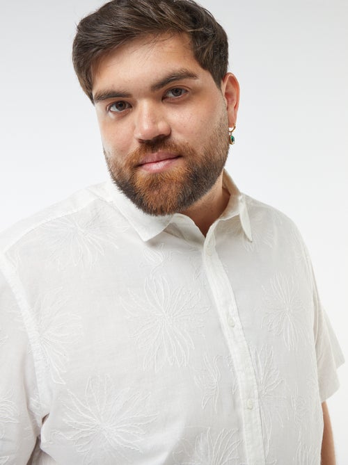 Chemise manches courtes avec broderies fleurs all over - Kiabi
