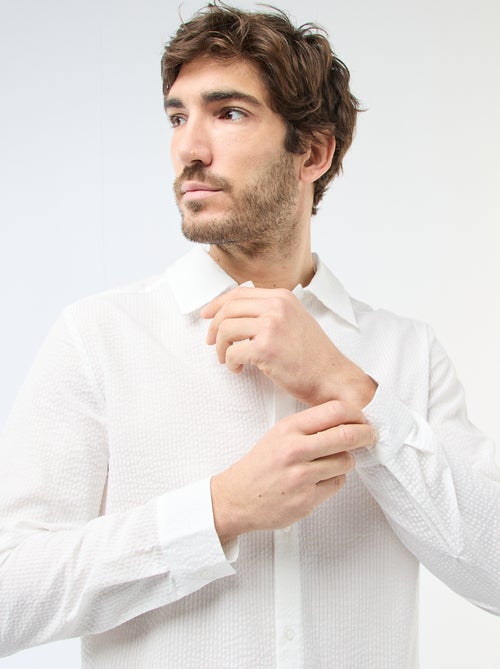 Chemise unie matière gaufrée - Kiabi