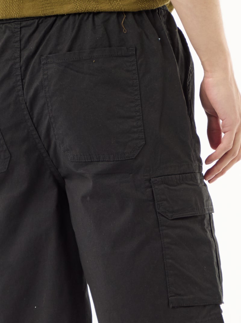 Chino-Bermuda aus Popeline mit Pattentaschen Schwarz - Kiabi