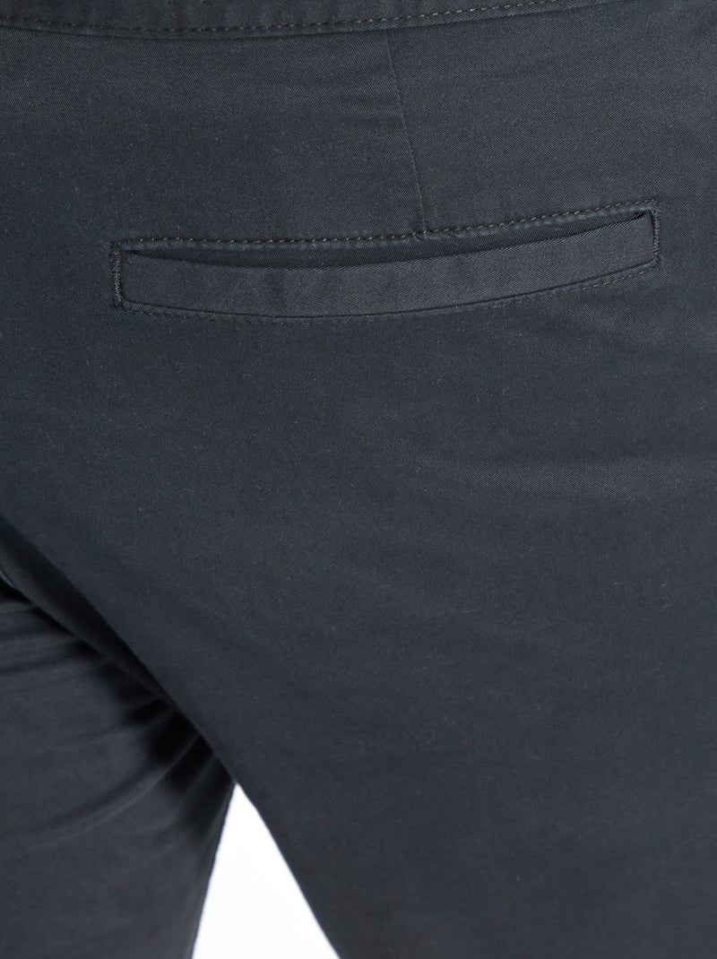 Chino Slim – L32 Schwarz - Kiabi