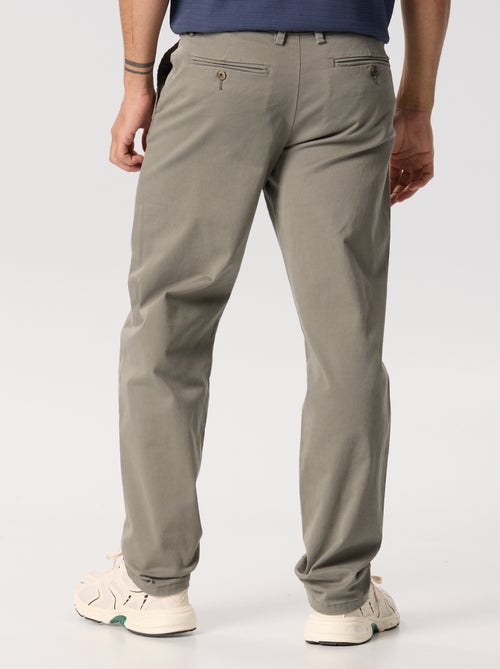 Chino uni taille standard - Kiabi