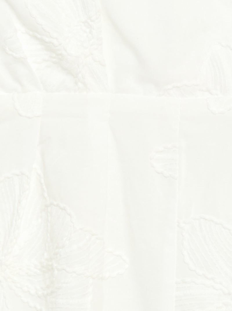 Combinaison short avec grandes fleurs brodées Blanc - Kiabi