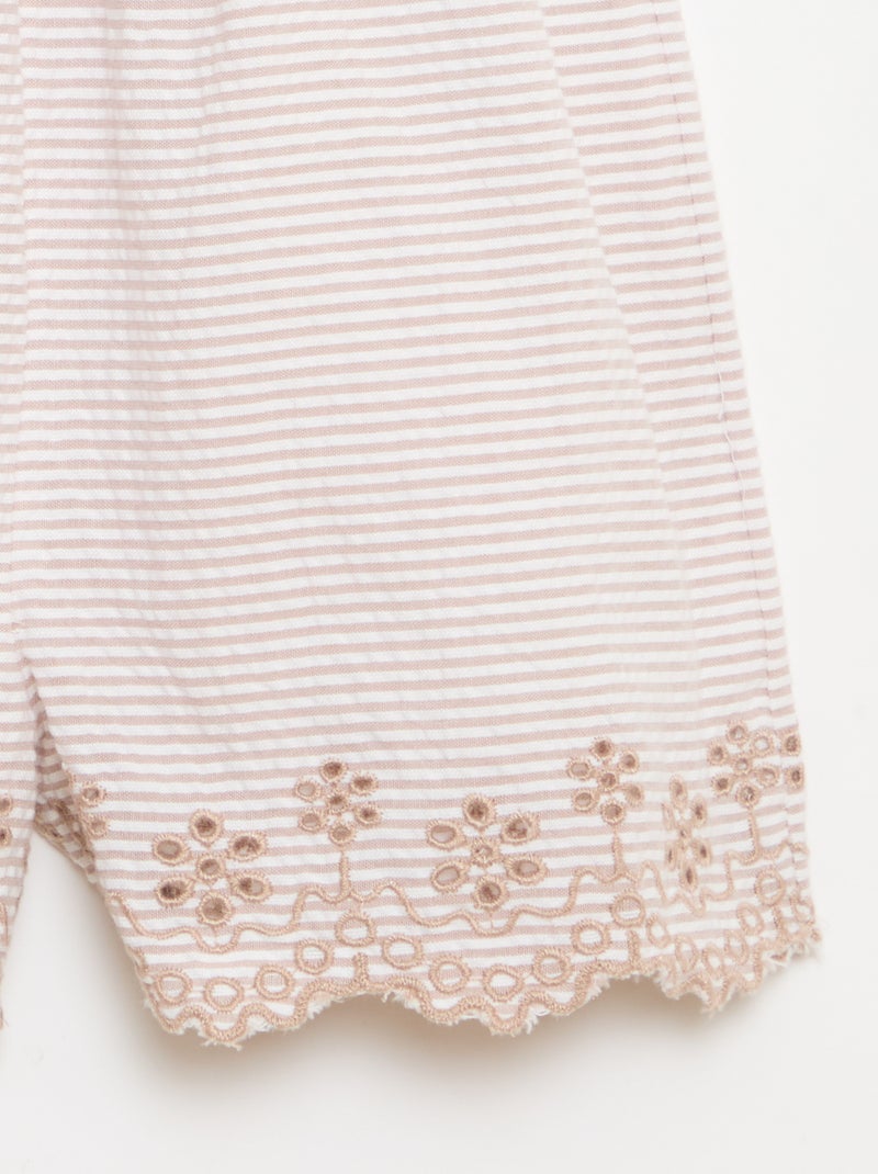 Combinaison short rayée en seersucker avec smock et broderies Beige - Kiabi
