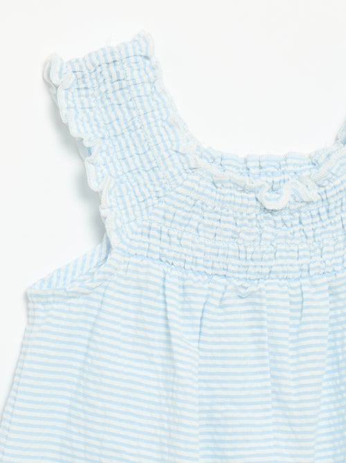 Combinaison short rayée en seersucker avec smock et broderies - Kiabi