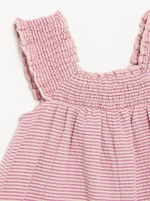 Combinaison short rayée en seersucker avec smock et broderies - Kiabi