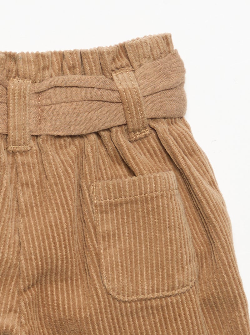 Cordhose mit Gürtel Marron - Kiabi
