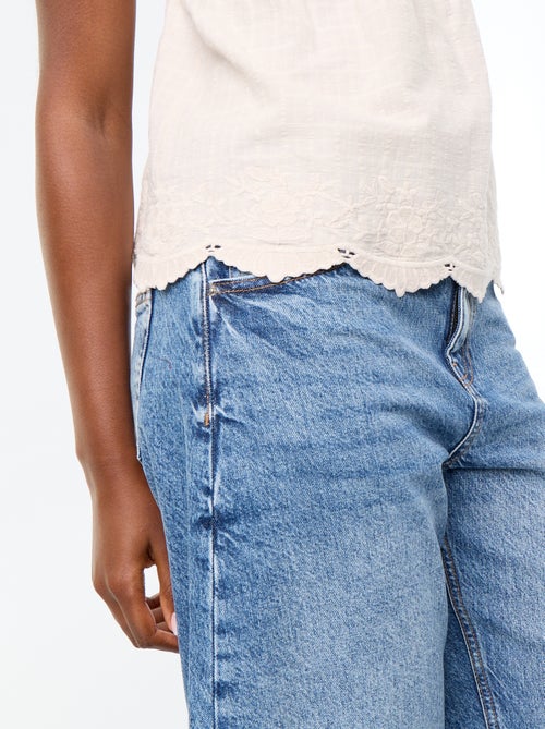 Cotton top with embroidered edges - Kiabi Cotton top with embroidered edges - Kiabi