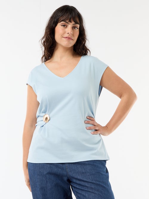 Drapiertes T-Shirt mit goldener Brosche - Kiabi