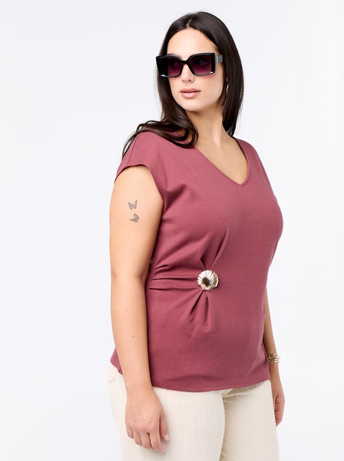 Drapiertes T-Shirt mit goldener Brosche - Kiabi