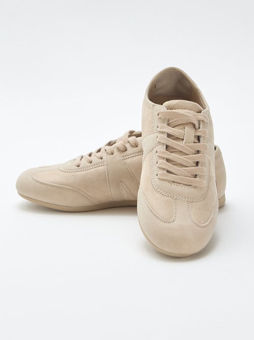 Einfarbige Sneakers aus Materialmix - Kiabi