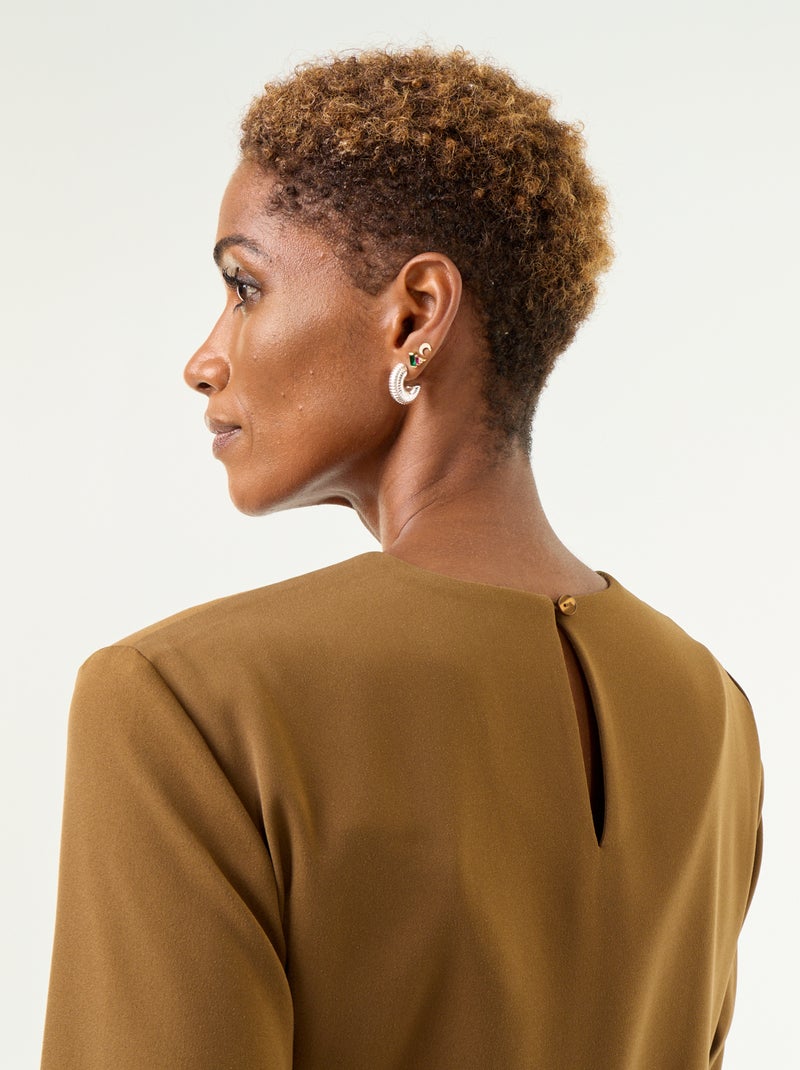 Einfarbiges Kleid mit goldenen Details Marron - Kiabi
