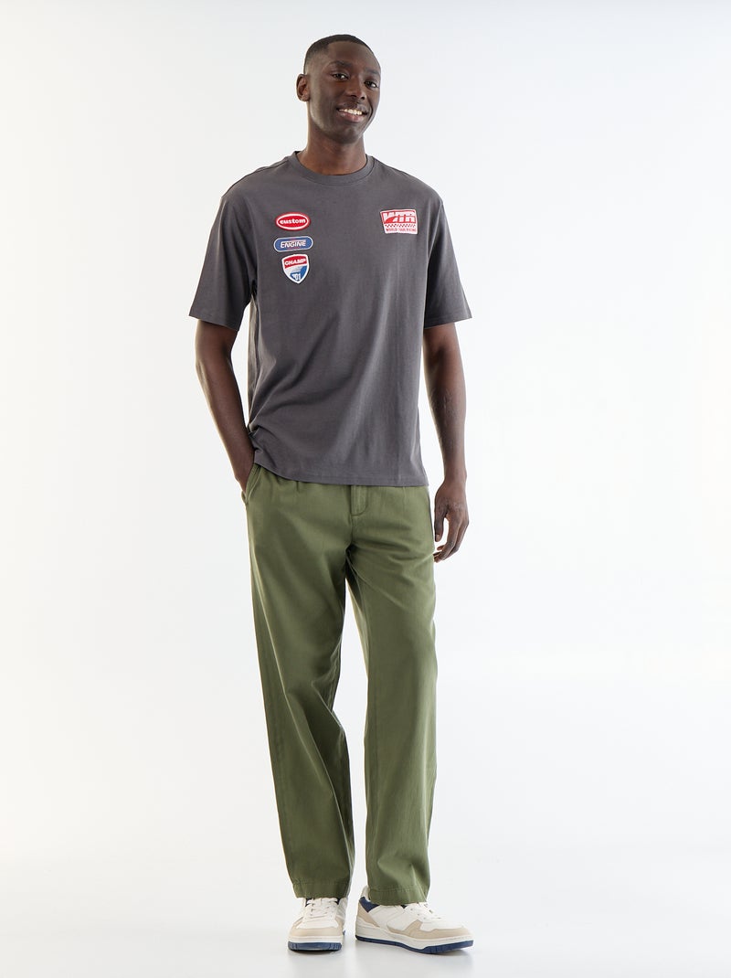 Einfarbiges Kurzarm-T-Shirt mit aufgenähten Patches Grau - Kiabi