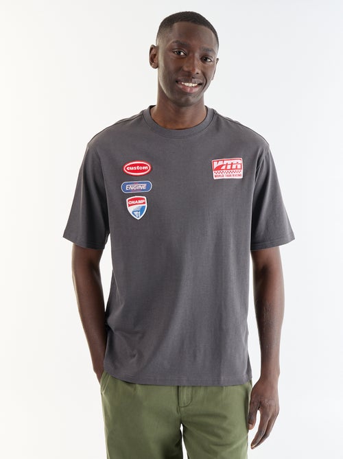 Einfarbiges Kurzarm-T-Shirt mit aufgenähten Patches - Kiabi