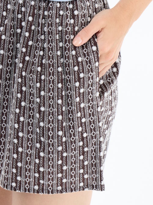 Embroidered elasticated waist shorts - Kiabi