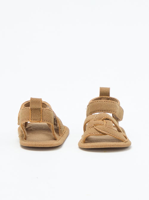 Fabric sandals with crossed straps - Kiabi