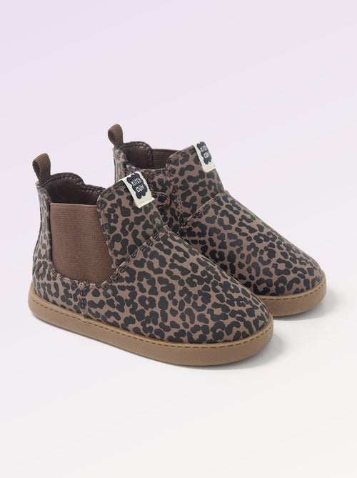Faux leather boots with elasticated gusset - Kiabi Faux leather boots with elasticated gusset - Kiabi