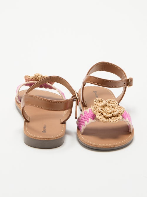 Flache Sandalen mit fantasievollen Blumen - Kiabi Flache Sandalen mit fantasievollen Blumen - Kiabi