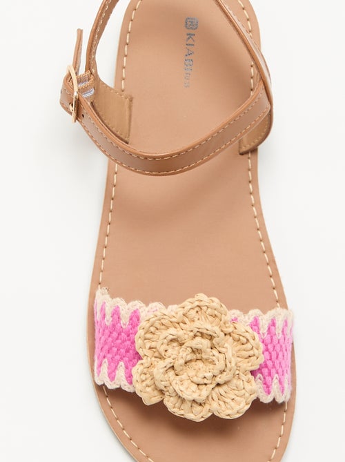 Flache Sandalen mit fantasievollen Blumen - Kiabi Flache Sandalen mit fantasievollen Blumen - Kiabi