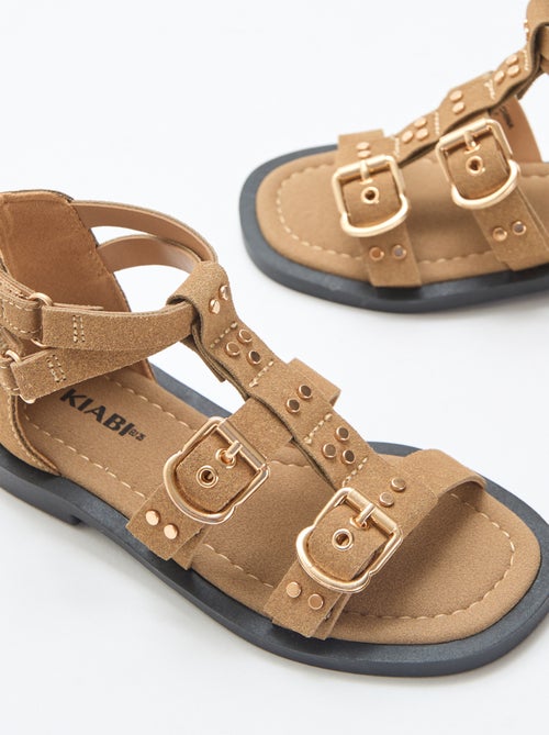 Flache Sandalen mit Nietenriemen - Kiabi