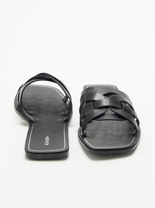 Flache Sandalen mit überkreuzten Riemen - Kiabi