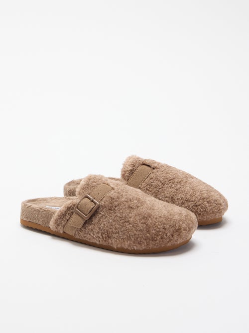 Fleece-lined mule slippers - Kiabi Fleece-lined mule slippers - Kiabi