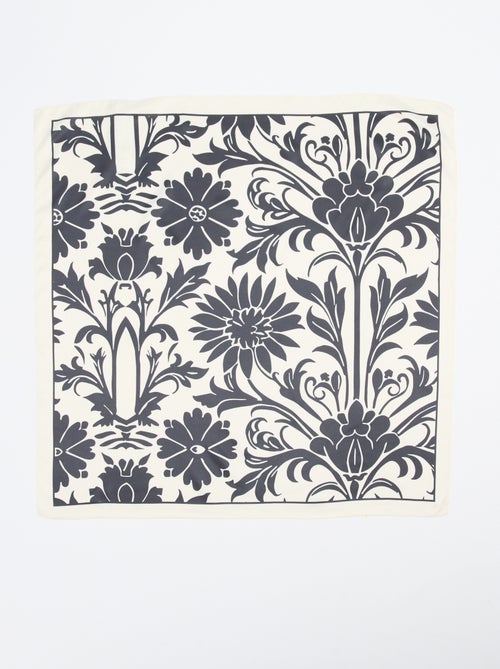Foulard en satin fantaisie (65x65 cm) - Kiabi